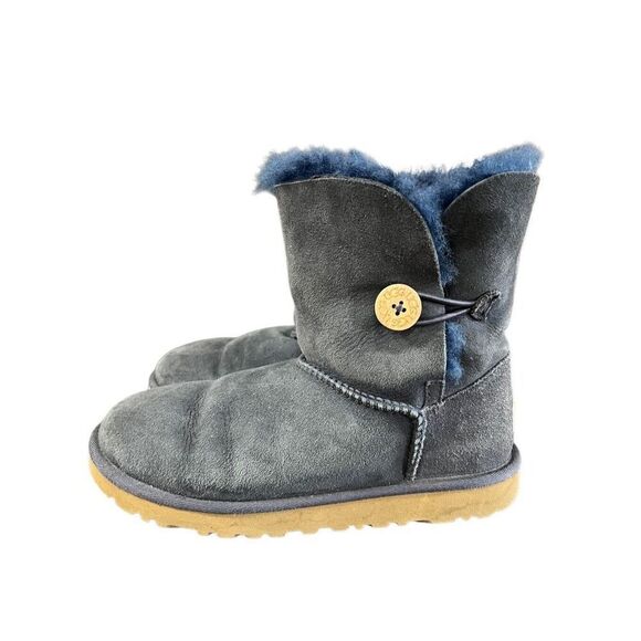 UGG BAILEY BUTTON II WOMEN SHORT BOOTS SUEDE NAVY US 6 Women’s US 5 Girls EU 35 - Picture 9 of 13